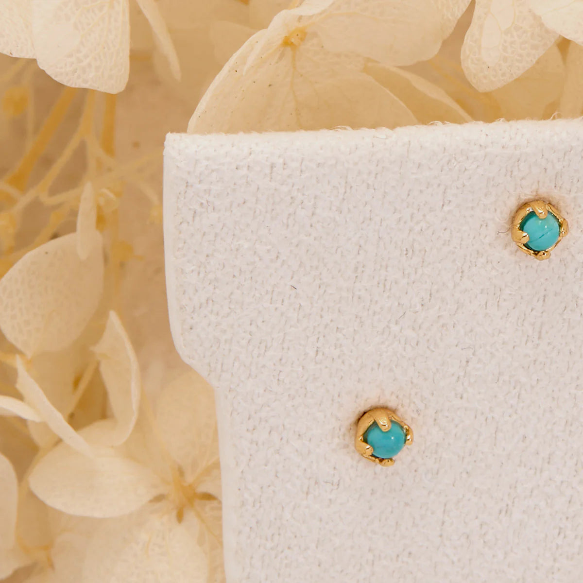 S290TQG - Delicate Turquoise Studs Gold